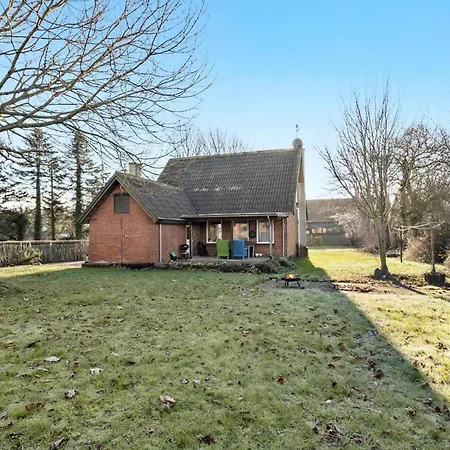 Holiday home 4 Bedroom Awesome In *